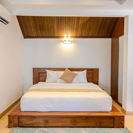 Suntai Villa, Beachfront Suites Kampong Si Ginting Exterior photo