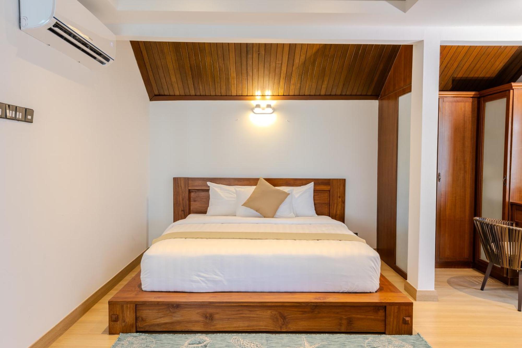 Suntai Villa, Beachfront Suites Kampong Si Ginting Exterior photo